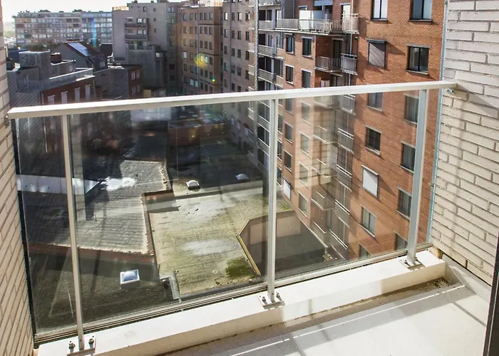 Les Amiraux - 0701 + Box 2 *